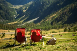 Camping-dans-les-montagnes-suisses